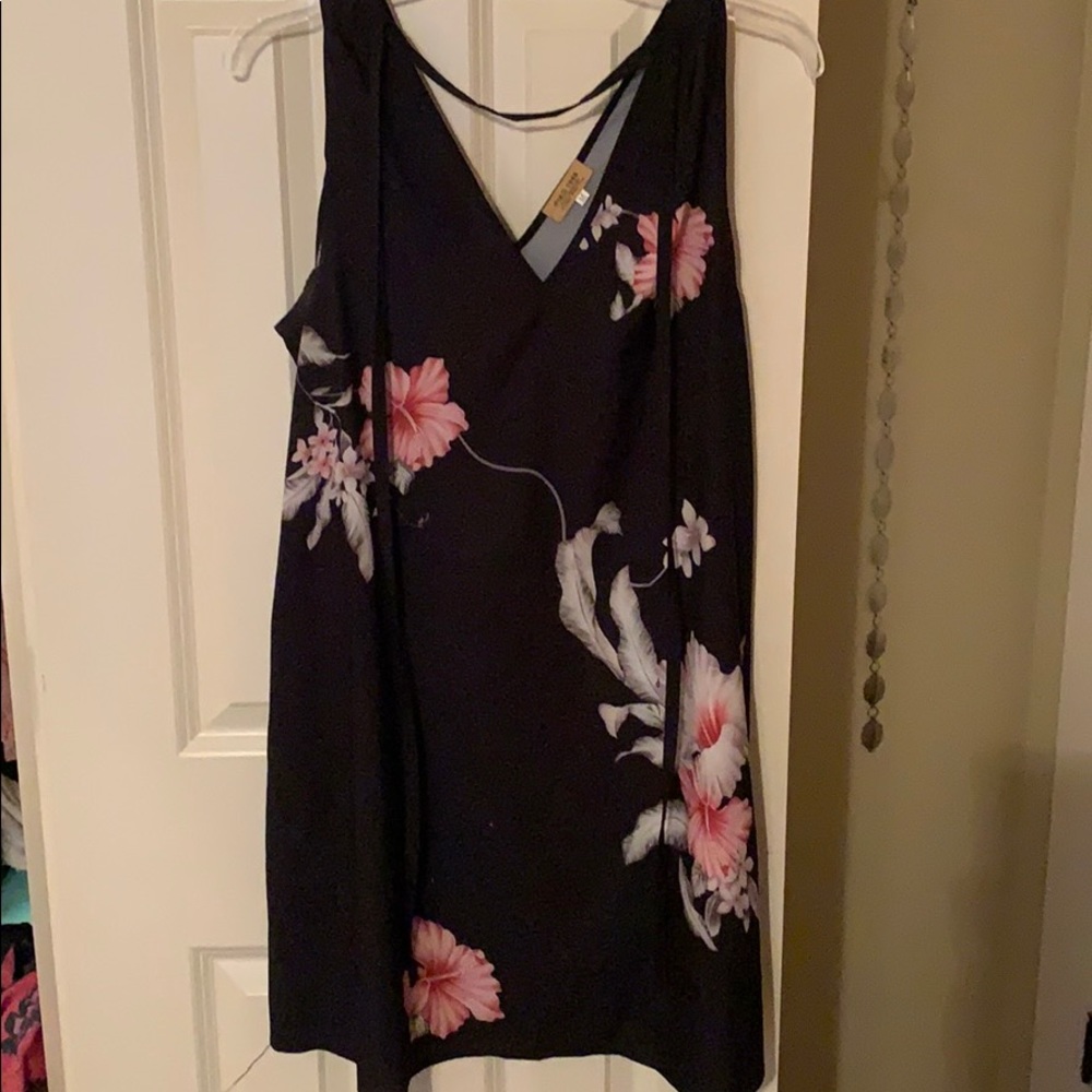 Dress - Picture 1 of 2